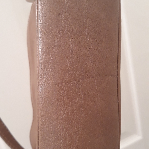 L'Artigiano Sorrentino Italian Leather Crossbody - Picture 9 of 9